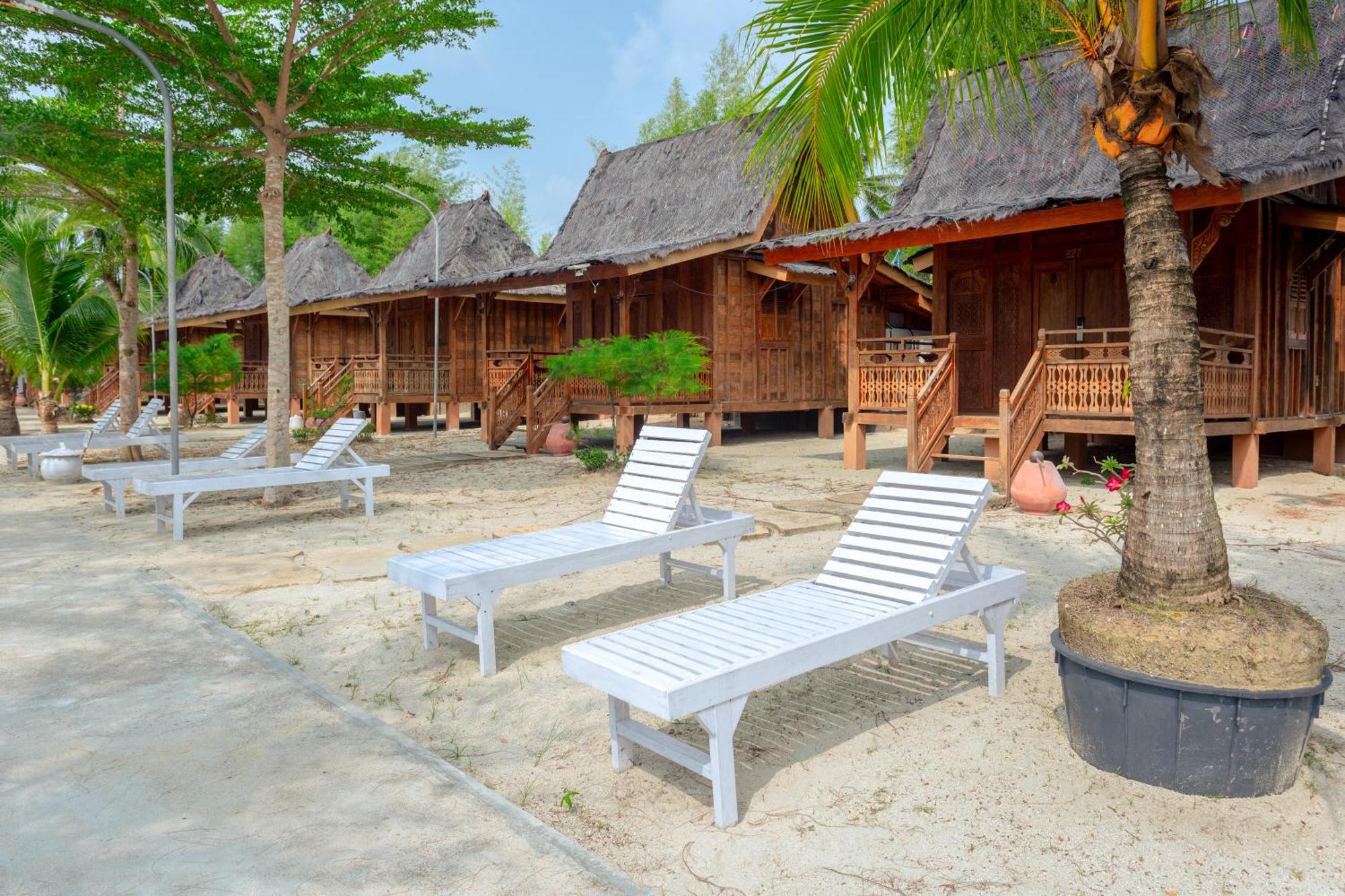 Bintan Exotica Resort By Waringin Hospitality Berakit Exterior foto